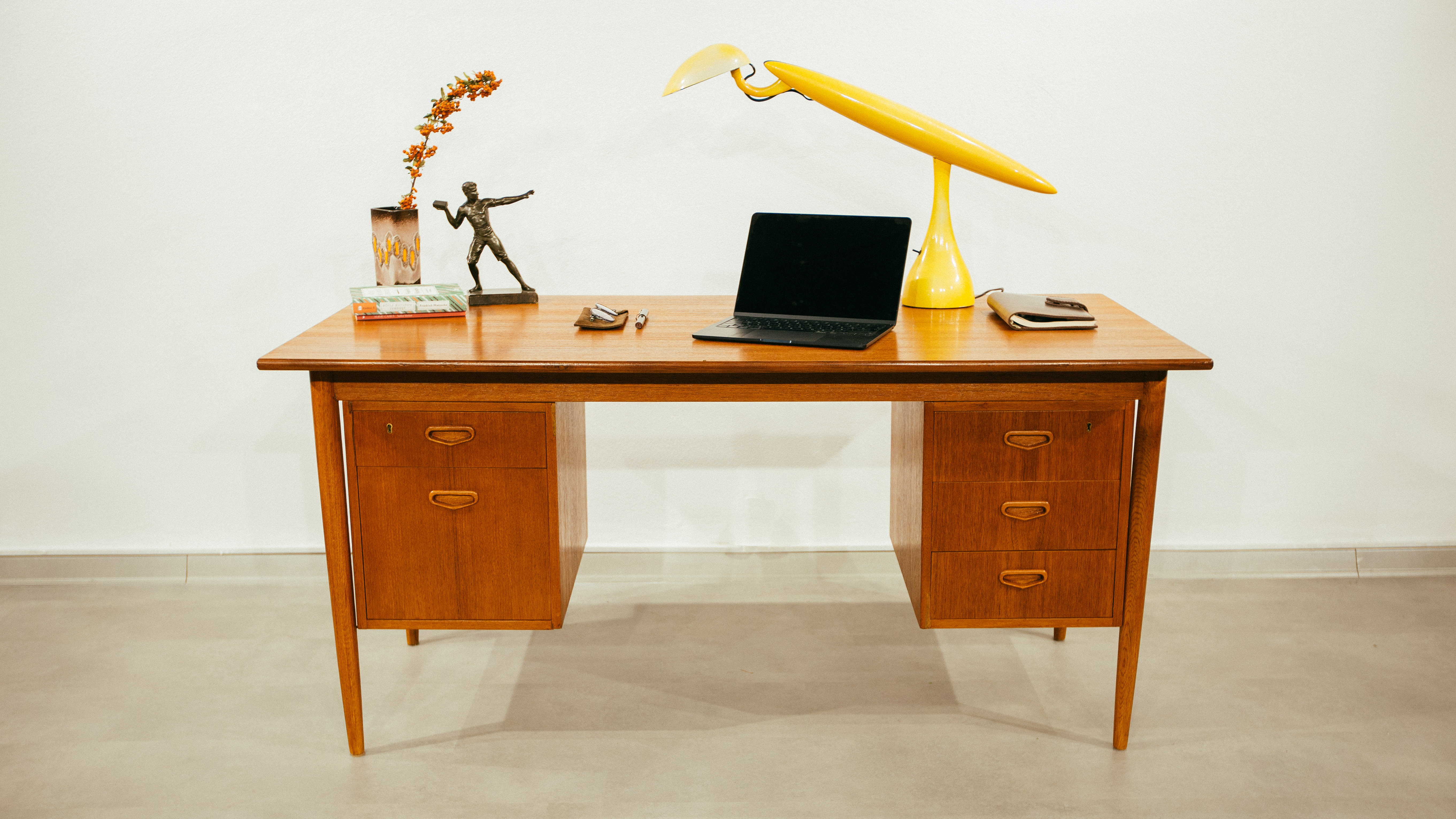 H.P. Hansen Danish Modern Teak yazı masası 